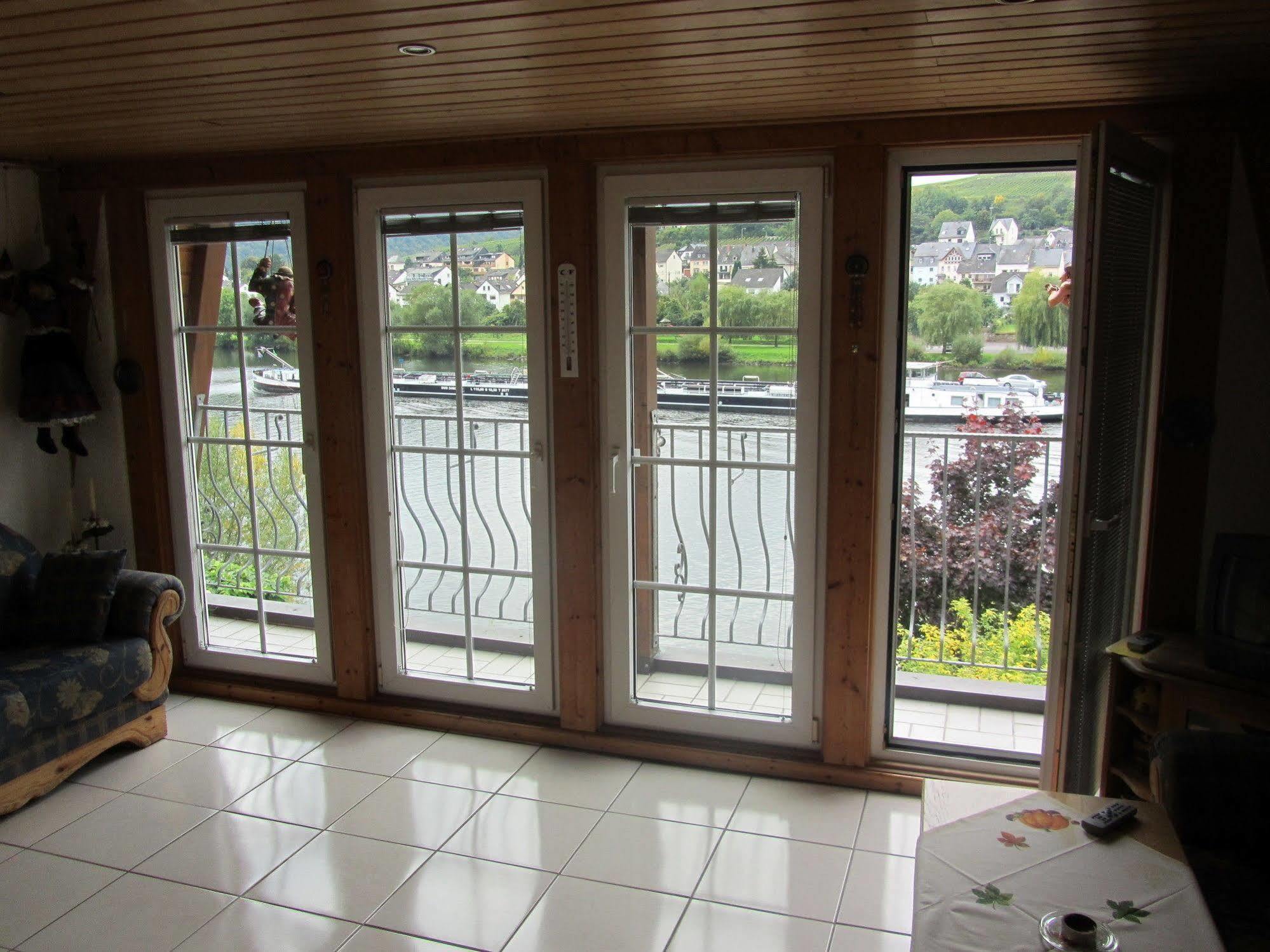 Mosel Panorama Apartamento Zell an der Mosel Exterior foto